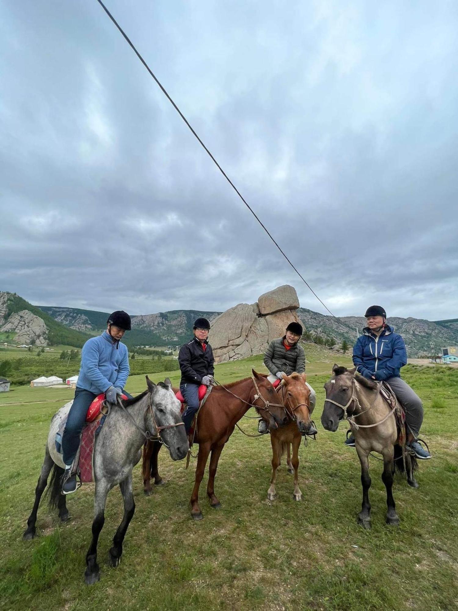 Camel Track Guesthouse And Tour Operator Llc อูลานบาตอร์ ภายนอก รูปภาพ